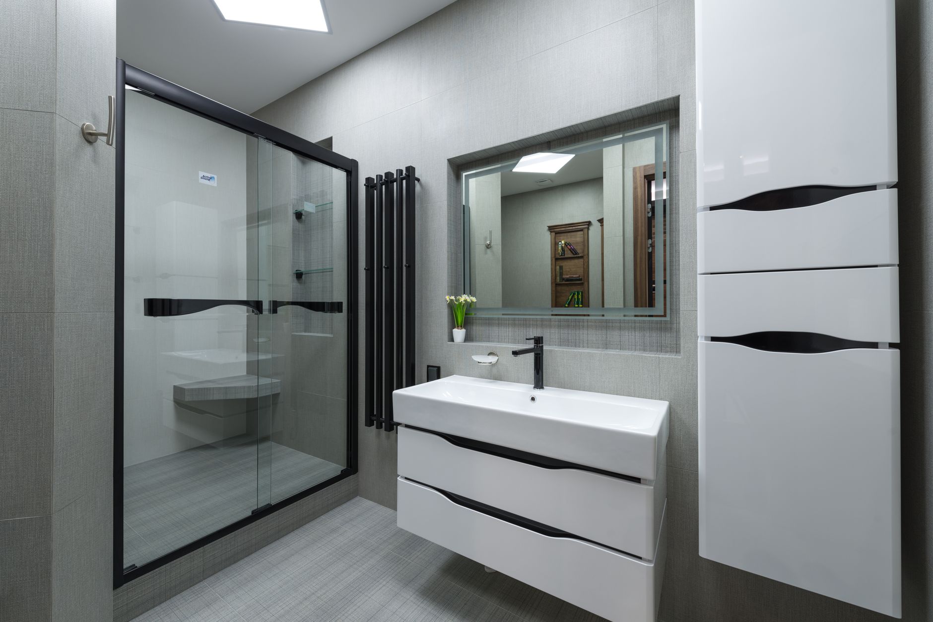 Pose Paroi Douche sur Receveur Extra Plat : Guide Complet